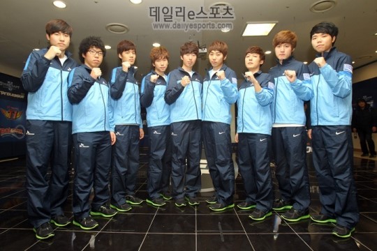 经过与选手本人充分且友好的沟通与协商，自由人辅助选手张明（ID：QiuQiu）即日起正式加入FPX